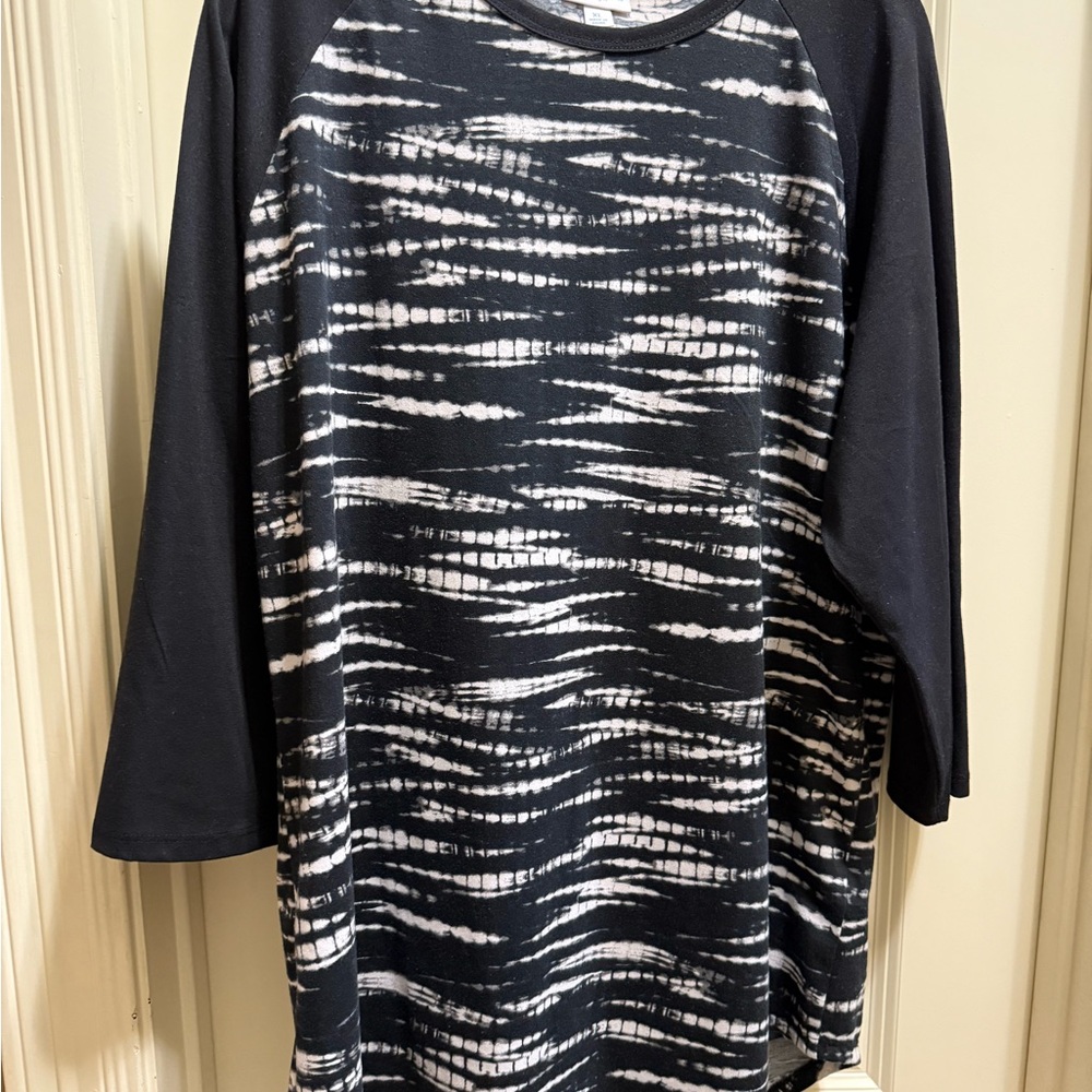 LuLaRoe Randy Black and White Patterned Top